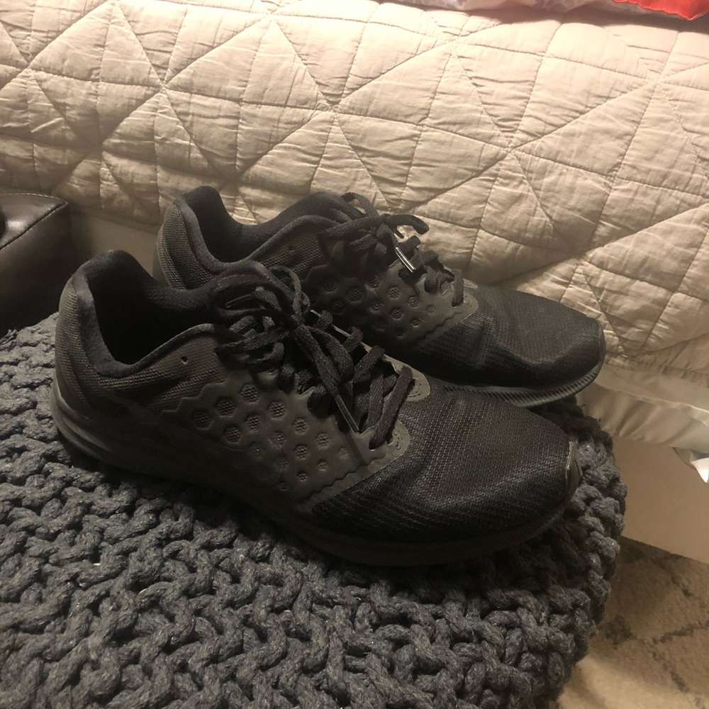 Nike Mens 10.5 All Black Sneaker